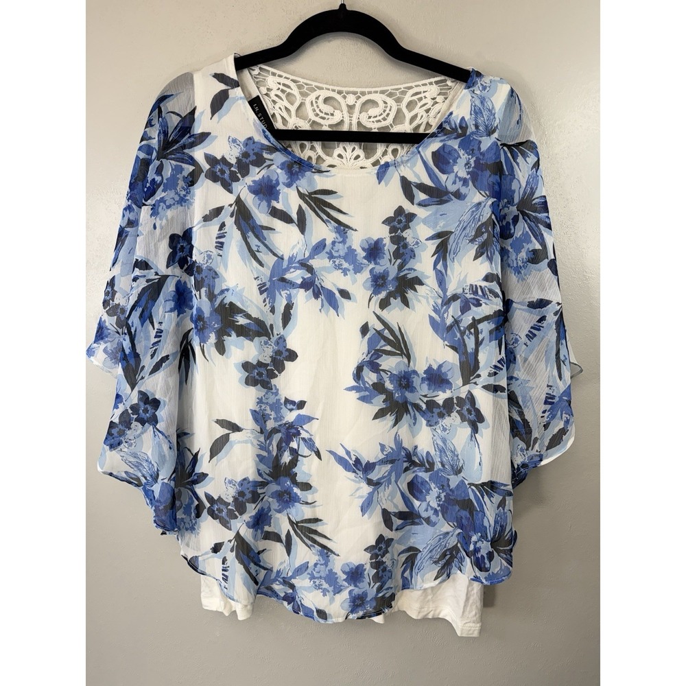 NWT   IN STUDIO Draped Blue Floral Top With Attached Cami & Crochet Back Size XL